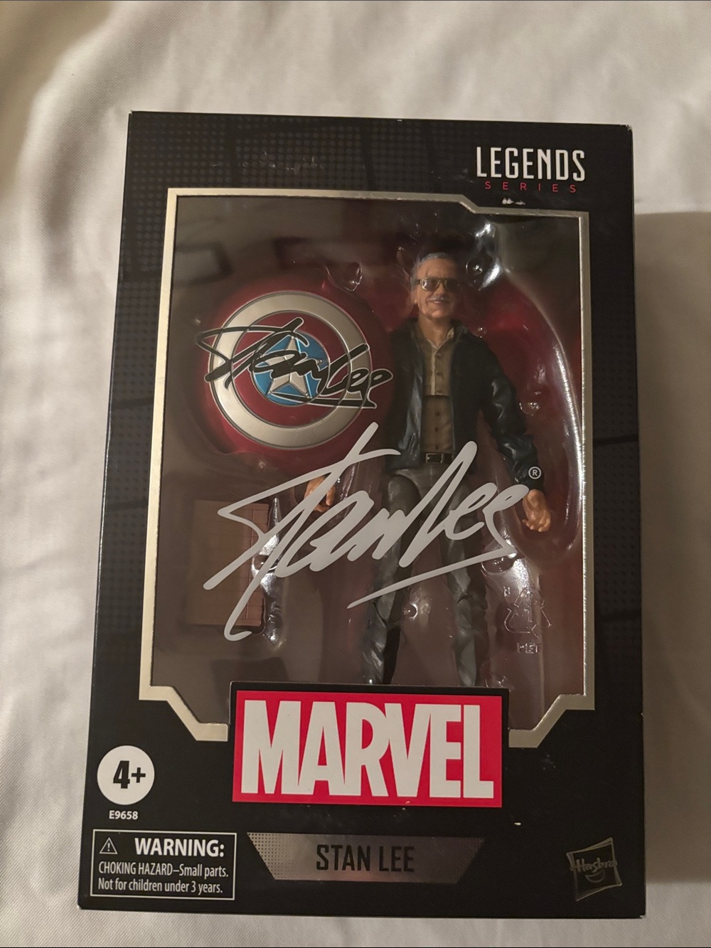 Marvel Stan Lee Figure with Silver Autograph - Black Packaging